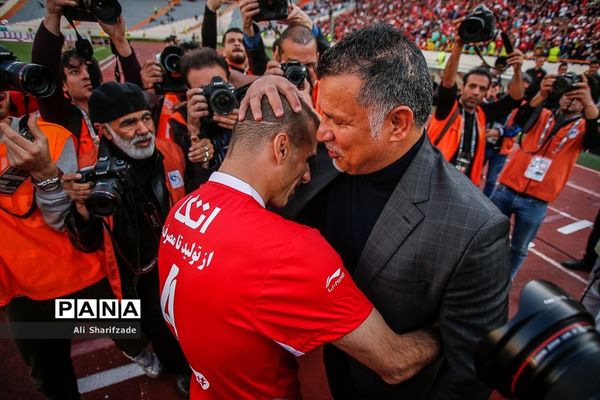 دیدار تیم‌های فوتبال پرسپولیس و سایپا