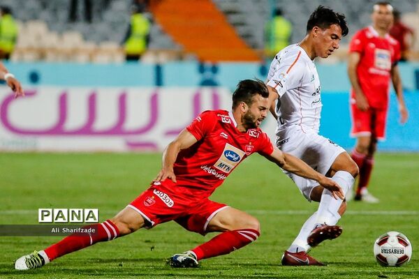 دیدار تیم‌های فوتبال پرسپولیس و سایپا