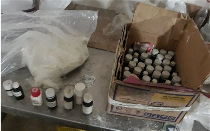 کارگاه غیر مجاز تولید و توزیع شیر تقلبی در کمالشهر کرج پلمپ شد