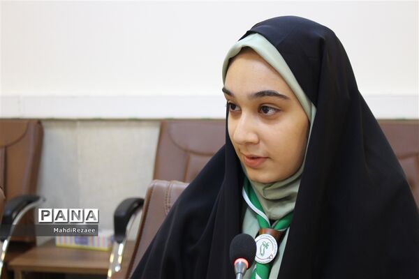 نشست تشکل‌های دانش‌آموزی با مدیرکل آموزش و پرورش استان البرز