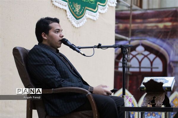 تجدید میثاق شرکت کنندگان مسابقات بین المللی قرآن کریم با آرمان های امام خمینی (ره)