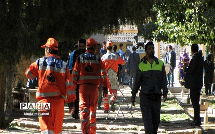 برخورد خودروبا تیر برق  منجر به فوت پاکبان