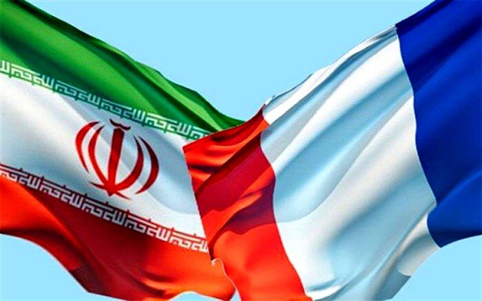 سفیر فرانسه عقب‌نشینی کرد