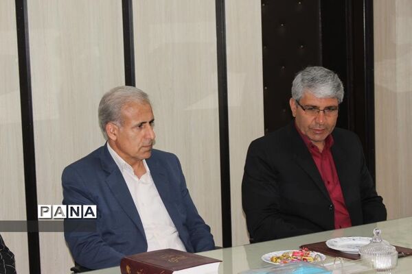 دیدار رئیس سازمان دانش‌آموزی کهگیلویه و بویراحمد با مدیر‌کل و معاونان آموزش و پرورش به مناسبت سال جدید