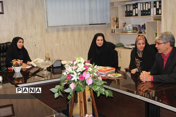 دیدار رئیس سازمان دانش‌آموزی کهگیلویه و بویراحمد با مدیر‌کل و معاونان آموزش و پرورش به مناسبت سال جدید