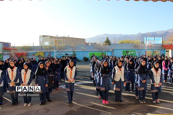 آغاز توزیع سی هزارپاکت‌ دریافت کمک‌های نقدی اولیا و دانش‌آموزان استان خراسان جنوبی به سیل‌زدگان