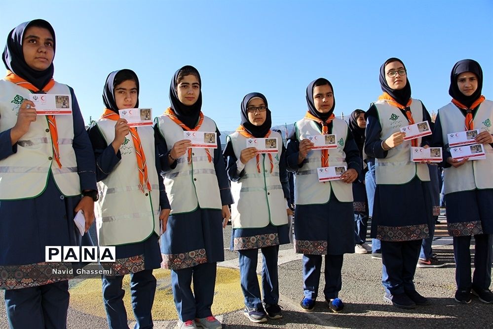 آغاز توزیع سی هزارپاکت‌ دریافت کمک‌های نقدی اولیا و دانش‌آموزان استان خراسان جنوبی به سیل‌زدگان