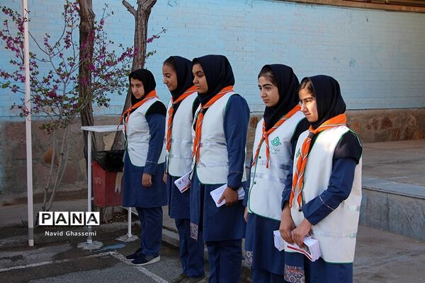 آغاز توزیع سی هزارپاکت‌ دریافت کمک‌های نقدی اولیا و دانش‌آموزان استان خراسان جنوبی به سیل‌زدگان