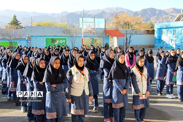 آغاز توزیع سی هزارپاکت‌ دریافت کمک‌های نقدی اولیا و دانش‌آموزان استان خراسان جنوبی به سیل‌زدگان