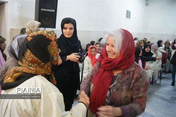 بازدید رئیس انجمن بین المللی مدارس مددکاری اجتماعی و هیات همراه از مراکز خدماتی شهرقدس