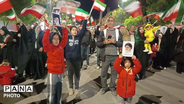 حضور پرشور کودکان و نوجوانان در قلب نیشابور 