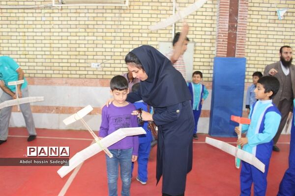مسابقات گلایدر دانش‌آموزان پسر شهرستان بوشهر