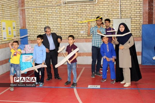 مسابقات گلایدر دانش‌آموزان پسر شهرستان بوشهر