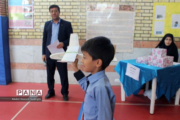 مسابقات گلایدر دانش‌آموزان پسر شهرستان بوشهر