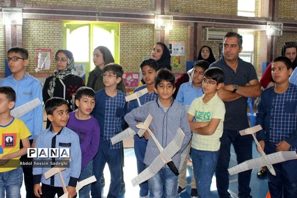 مسابقات گلایدر دانش‌آموزان پسر شهرستان بوشهر
