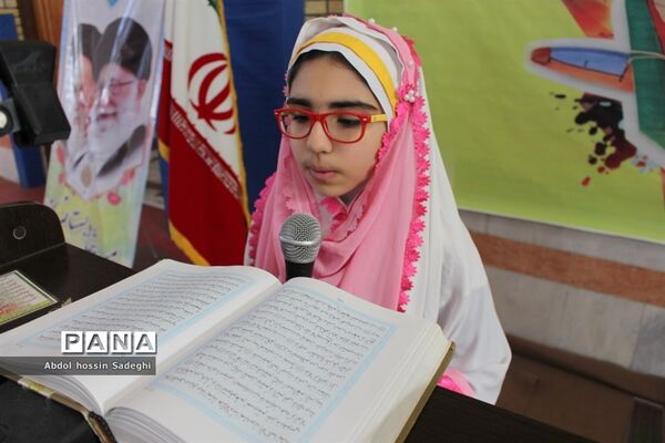 مسابقات گلایدر دانش‌آموزان پسر شهرستان بوشهر
