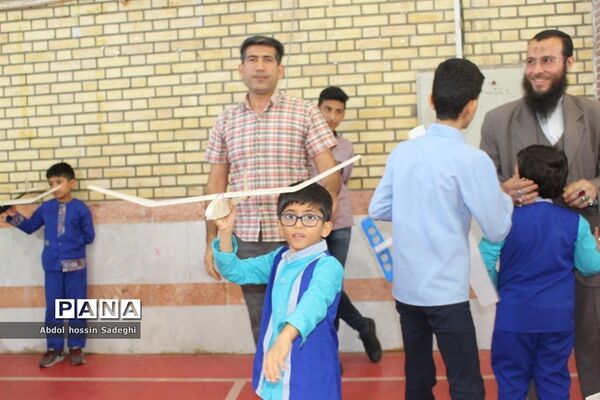 مسابقات گلایدر دانش‌آموزان پسر شهرستان بوشهر