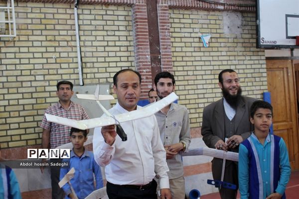 مسابقات گلایدر اولیای دانش‌آموزان پسر شهرستان بوشهر