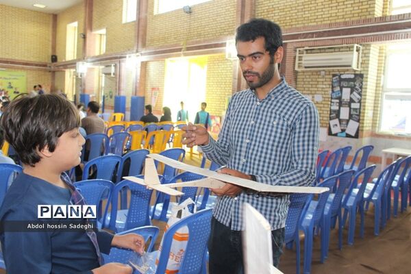 مسابقات گلایدر اولیای دانش‌آموزان پسر شهرستان بوشهر