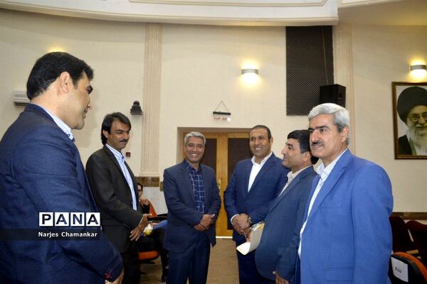 همایش تجلیل از طلایه‌داران تربیت در بوشهر-1