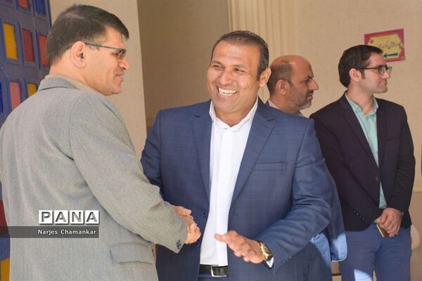 همایش تجلیل از طلایه‌داران تربیت در بوشهر-1
