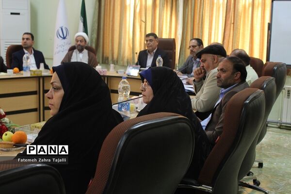 سومین جلسه شورای مرکزی انجمن اولیا و مربیان استان سمنان