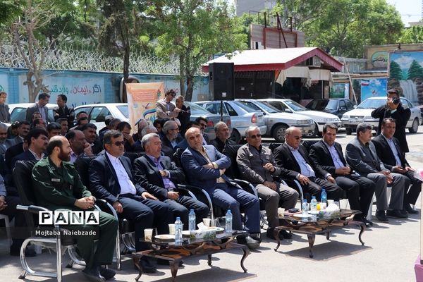 آیین نواختن زنگ مهربانی  در آموزش و پرورش ناحیه یک مشهد