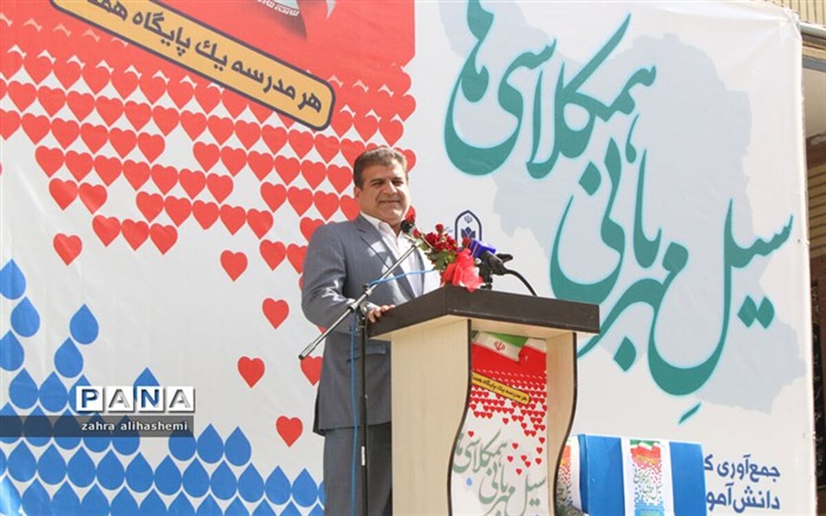 12کامیون سیل مهربانی دانش آموزی از شهر تهران راهی خوزستان شد