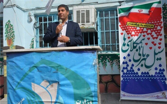 با همیاری شما دانش‌آموزان سیلی سرشار از مهربانی به مناطق سیل‌زده روانه شد