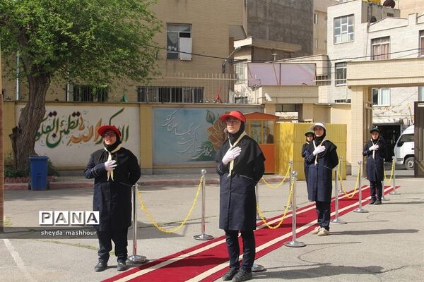 سیل مهربانی همکلاسی‌ها در ناحیه یک ری