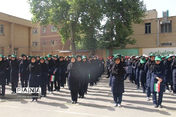 سیل مهربانی همکلاسی‌ها در ناحیه یک ری