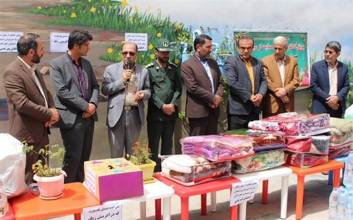 تصاویر  مراسم " سیل مهربانی هم‌کلاسی‌ها " در مدرسه فجر دانش  و عترت فرهنگیان یاسوج