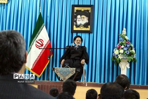 دیدار جوانان سرزمین خورشید با نماینده ولی فقیه در خراسان جنوبی