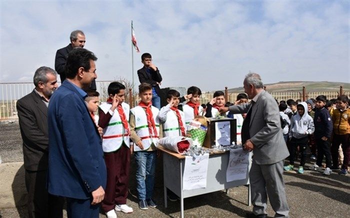 سیل مهربانی همکلاسی ها در تمامی مدارس شهرستان دیواندره جاری شد