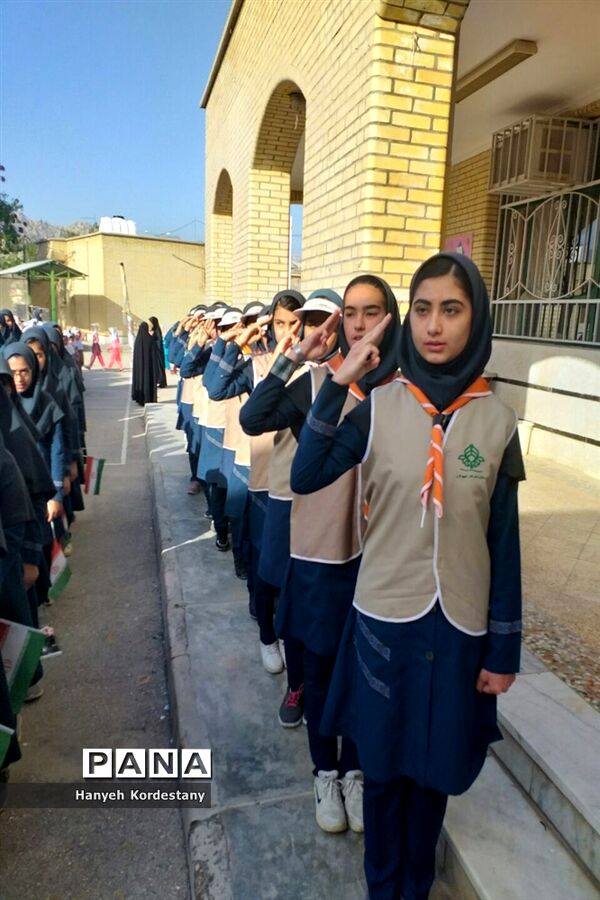 سیل مهربانی دانش آموزان گله‌دار فارس