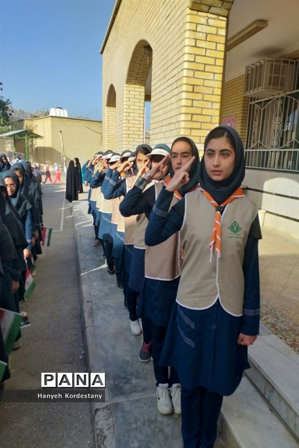 سیل مهربانی دانش آموزان گله‌دار فارس