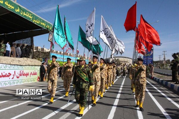 مراسم رژه ارتش جمهوری اسلامی ایران درخراسان جنوبی