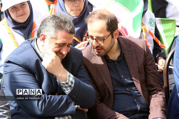 حاشیه هایی از مراسم «سیل مهربانی همکلاسی ها»