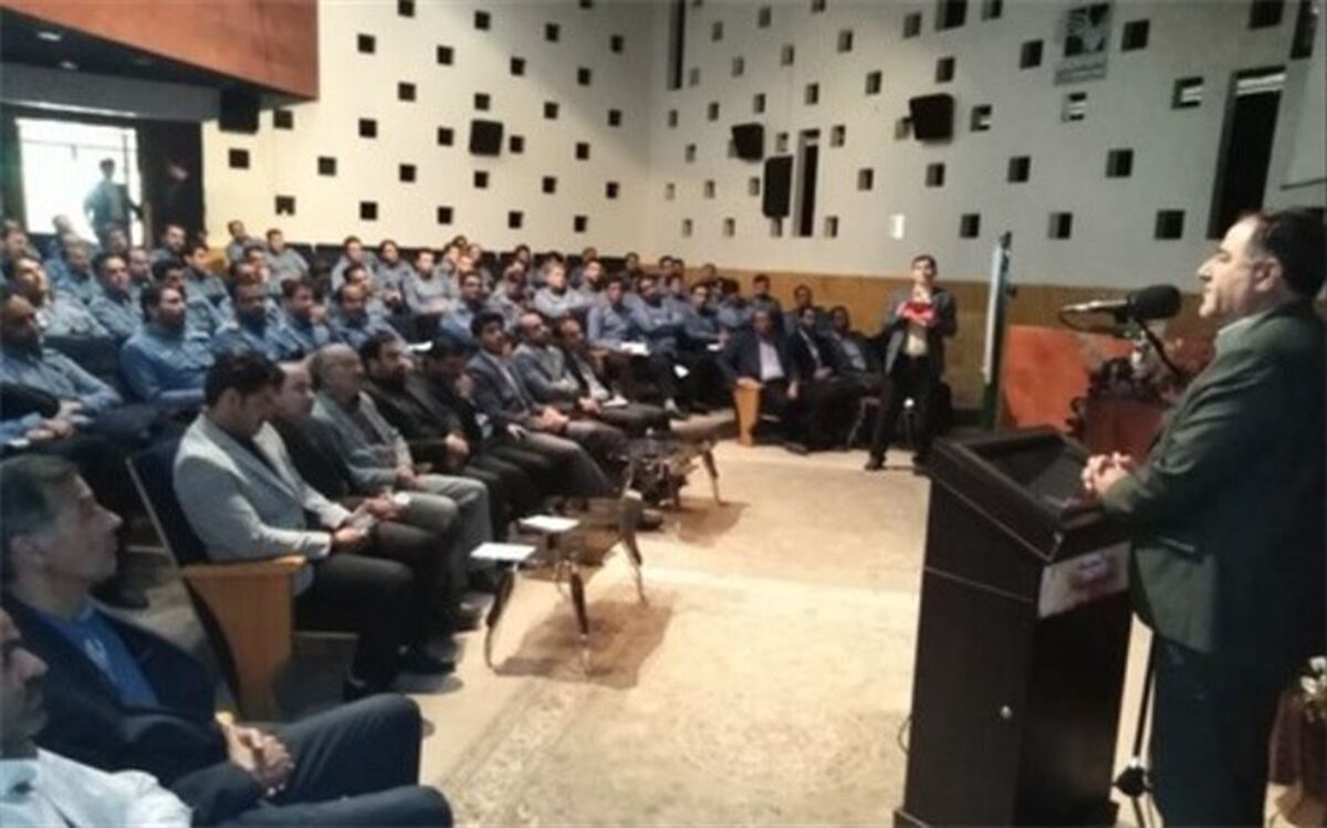 معاون خدمات شهری شهرداری اصفهان: تکریم شهروندان سرلوحه کار پرسنل رفع تخلفات شهری باشد