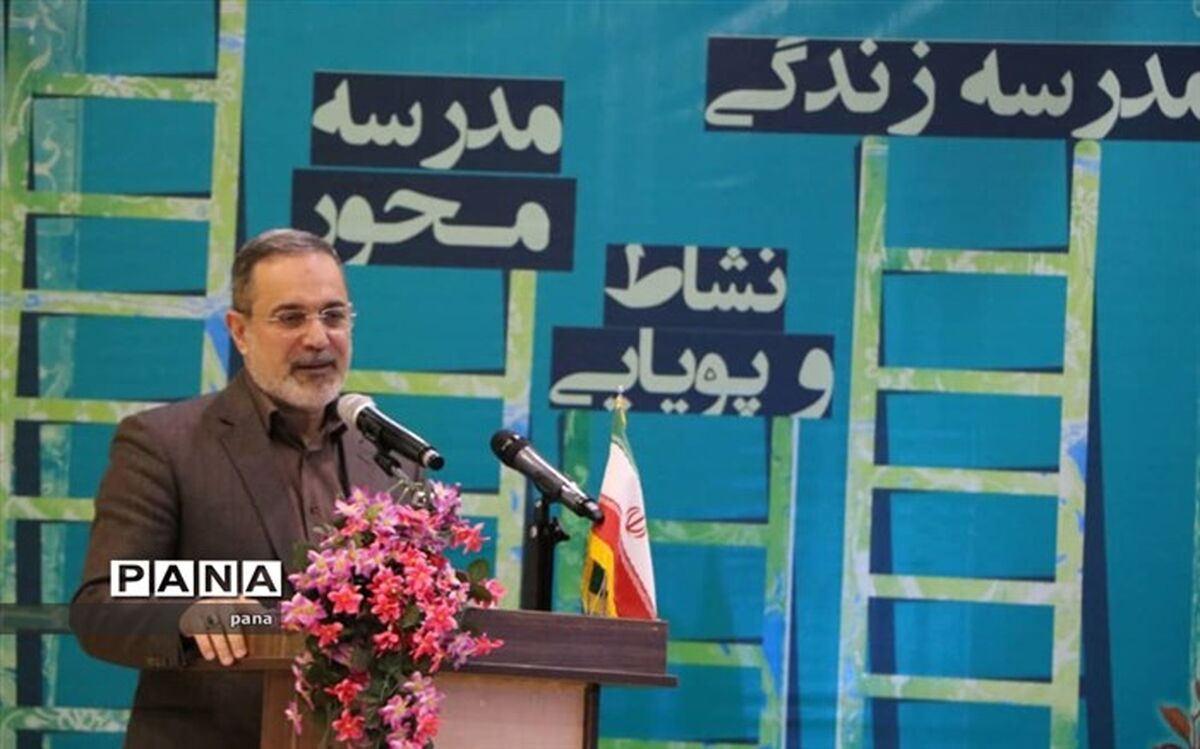 بطحایی: سند تحول بنیادین خواستار واگذاری اختیارات به مدارس است
