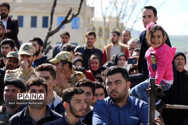 ارتش اسوه صلابت و اقتدار/ رژه روز ارتش در ارومیه