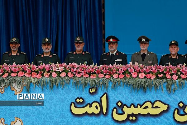 مراسم رژه روز ارتش