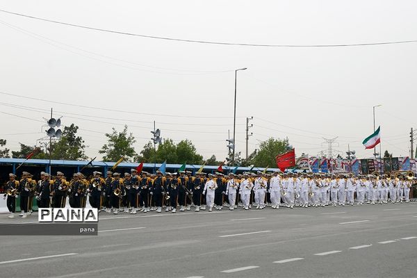 مراسم رژه روز ارتش