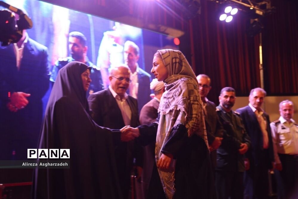 آیین تجلیل از جوانان و نخبگان برتر بابلسر