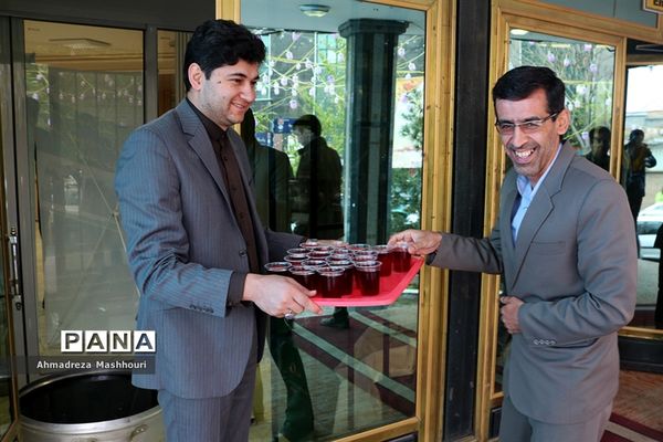 ایستگاه صلواتی سازمان دانش‌آموزی آذربایجان شرقی به مناسبت نیمه شعبان