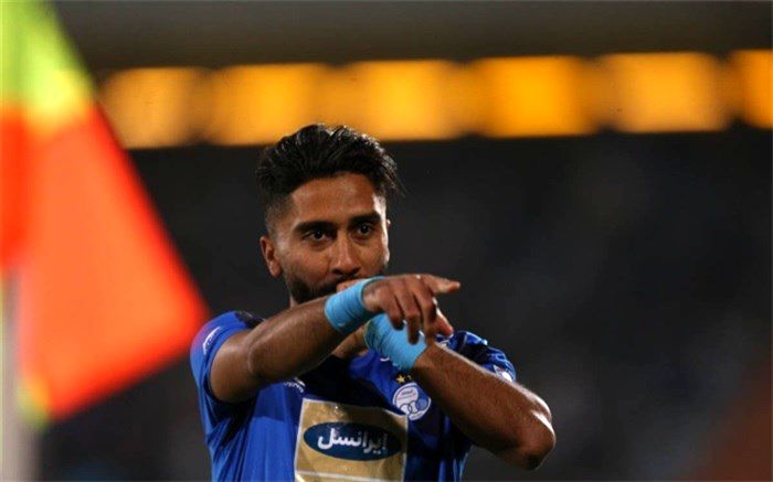 هافبک اخراجی استقلال موقتا بخشیده شد