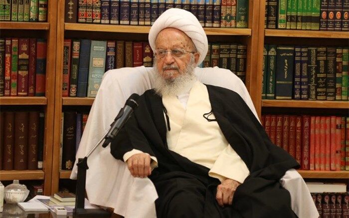 آیت الله مکارم شیرازی: ساده زیستی اصل مهم در زندگی روحانیت است