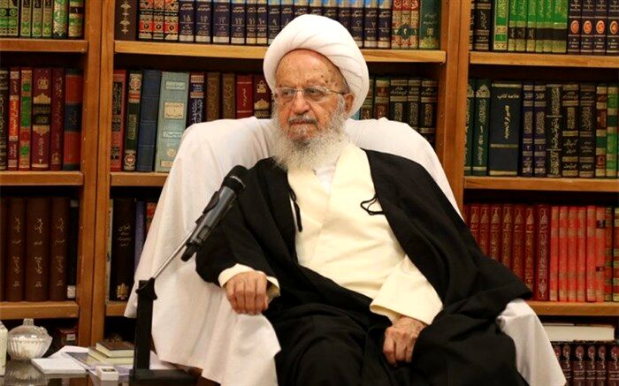 آیت الله مکارم شیرازی: ساده زیستی اصل مهم در زندگی روحانیت است
