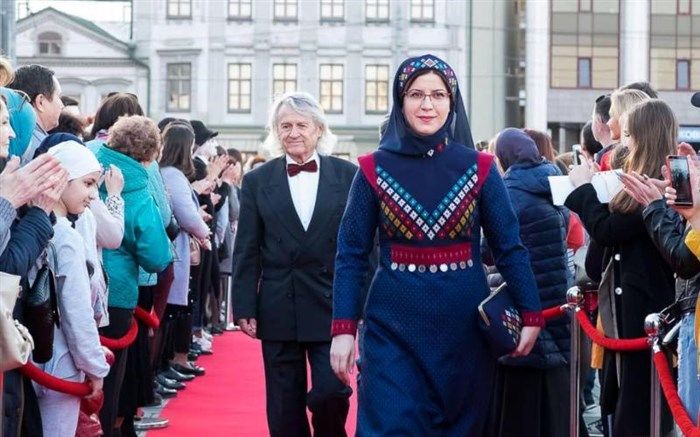 فیلمساز گیلانی با «گل جهان» بر فرش قرمز کازان