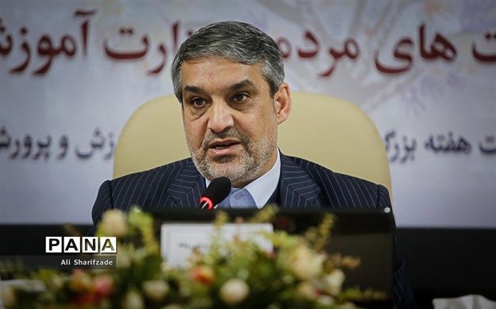 زینی‌وند: با استفاده از ظرفیت مدارس آموزش از راه دور افراد بازمانده از تحصیل کاهش می‌یابند